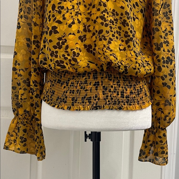Melanie Lyne Elegant Floral Cascading Ruffle Blouse V Neck Mustard & Black Sz4 - Picture 9 of 16